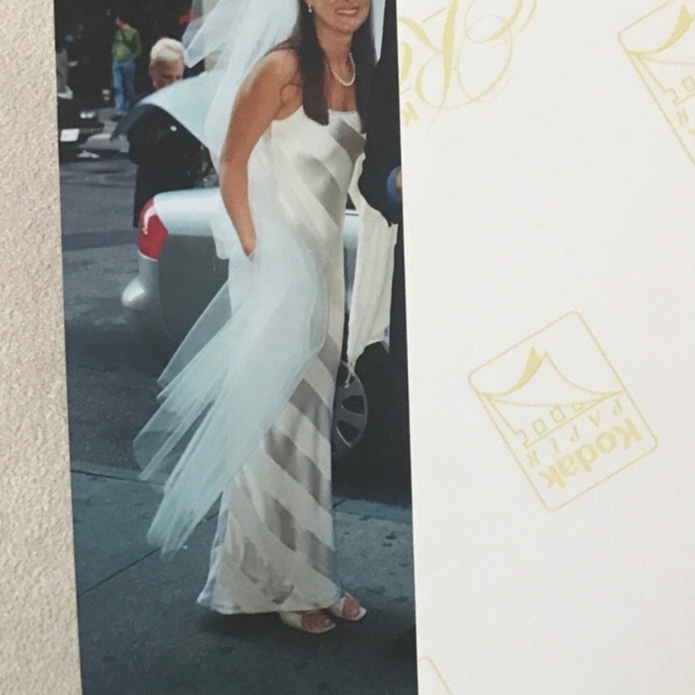 💋Gorgeous Carol Hannah silk wedding gown - Picture 3 of 6